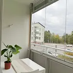 10 Mins To Center, Free Parking