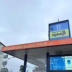 10 Mins To Center, Free Parking Apartment *